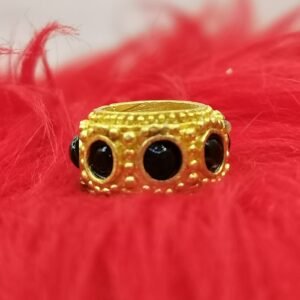 Mendak Keris Kendit Mata Hitam